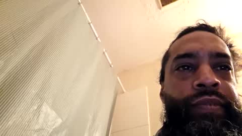 Snapshot of serani02 chatting on February 3, 7:02 am Serani online show from February 3, 7:02 am