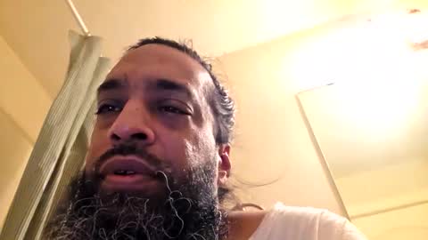 Snapshot of serani02 chatting on April 16, 11:00 am Serani online show from April 16, 11:00 am