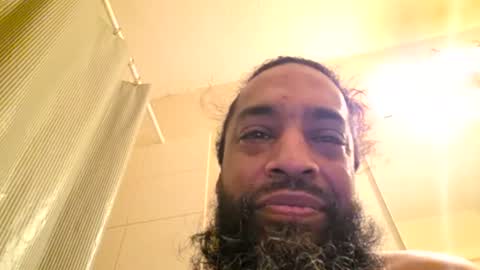 Snapshot of serani02 chatting on June 12, 6:23 am Serani online show from June 12, 6:23 am