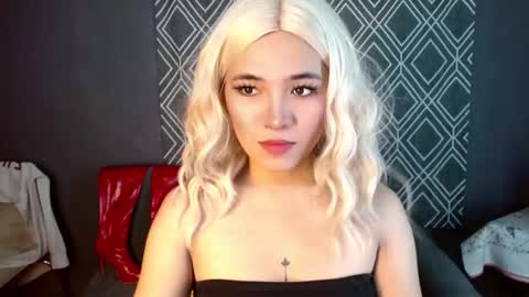 Snapshot of seraphinaheather chatting on October 14, 9:32 am Chloe online show from October 14, 9:32 am