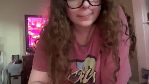 Snapshot of seraphinavelvet chatting on April 24, 11:07 pm Seraphina online show from April 24, 11:07 pm
