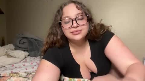 Snapshot of seraphinavelvet chatting on May 23, 7:07 pm Seraphina online show from May 23, 7:07 pm
