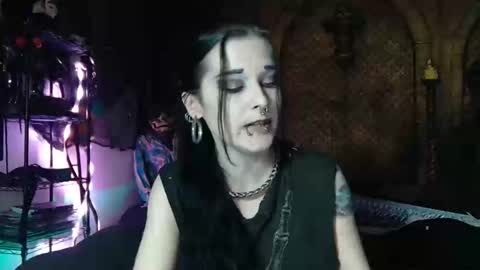 Snapshot of seraphinmunster chatting on November 9, 12:09 am Seraphin Munster online show from November 9, 12:09 am