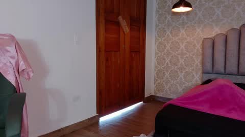 Snapshot of serena_sex31 chatting on May 5, 4:04 pm Serena online show from May 5, 4:04 pm