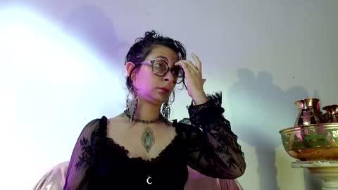 Snapshot of serena_xyz chatting on December 1, 6:24 pm Serena Xyz online show from December 1, 6:24 pm