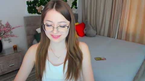 Ophelia online show from February 9, 7:16 am