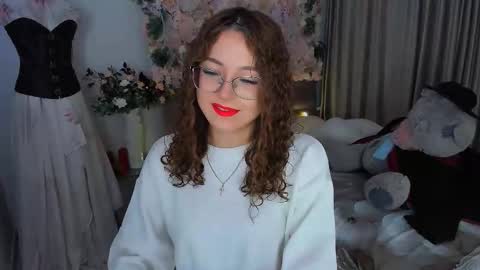 Ophelia online show from November 1, 7:05 pm