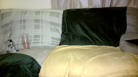 serenity221122 online show from October 8, 9:56 pm