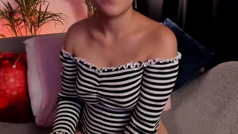 Snapshot of serenity_day chatting on January 18, 12:35 am Serenity online show from January 18, 12:35 am