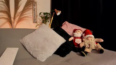 Snapshot of serenity_day chatting on December 17, 2:17 am Serenity online show from December 17, 2:17 am