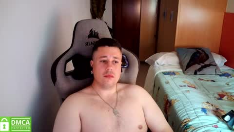 Snapshot of sergio95n chatting on June 21, 9:34 am Pollos online show from June 21, 9:34 am