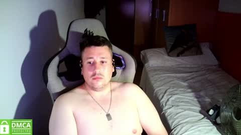 Snapshot of sergio95n chatting on June 27, 12:15 am Pollos online show from June 27, 12:15 am