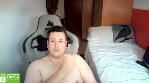 Snapshot of sergio95n chatting on July 12, 12:51 pm Pollos online show from July 12, 12:51 pm