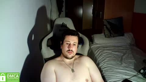 Snapshot of sergio95n chatting on July 31, 10:20 pm Pollos online show from July 31, 10:20 pm