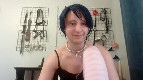 Servile Sarah online show from April 28, 10:37 pm