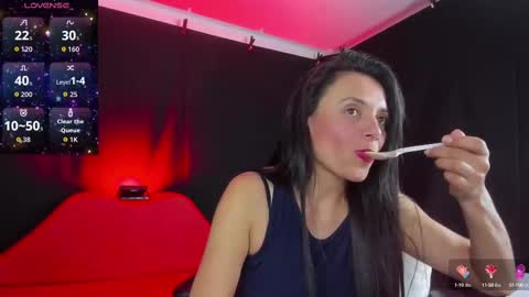 Snapshot of sesymilf chatting on September 27, 3:22 am LUCERO online show from September 27, 3:22 am