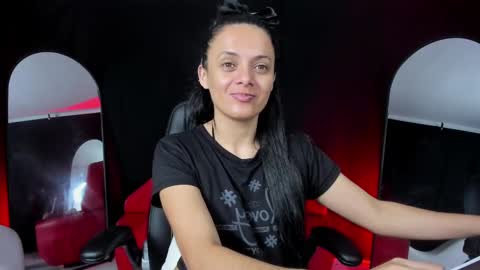 Snapshot of sesymilf chatting on November 7, 3:39 am LUCERO online show from November 7, 3:39 am