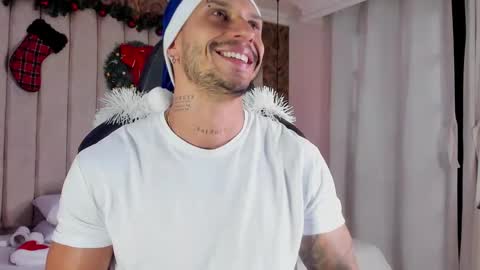 Snapshot of seth_vega_ chatting on December 22, 9:20 pm HEY IM SETH online show from December 22, 9:20 pm