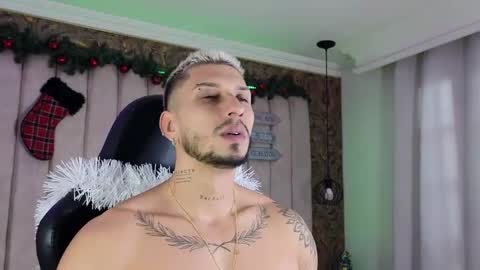 Snapshot of seth_vega_ chatting on December 31, 2:58 pm HEY IM SETH online show from December 31, 2:58 pm