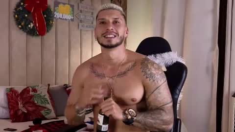 Snapshot of seth_vega_ chatting on December 31, 9:06 pm HEY IM SETH online show from December 31, 9:06 pm