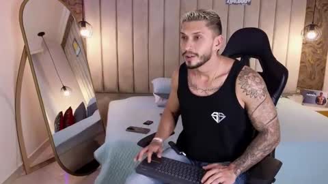 Snapshot of seth_vega_ chatting on January 9, 5:54 pm HEY IM SETH online show from January 9, 5:54 pm