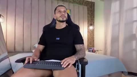 Snapshot of seth_vega_ chatting on January 10, 9:31 pm HEY IM SETH online show from January 10, 9:31 pm