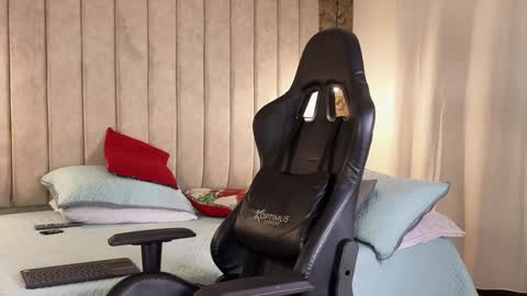 Snapshot of seth_vega_ chatting on January 15, 12:51 am HEY IM SETH online show from January 15, 12:51 am