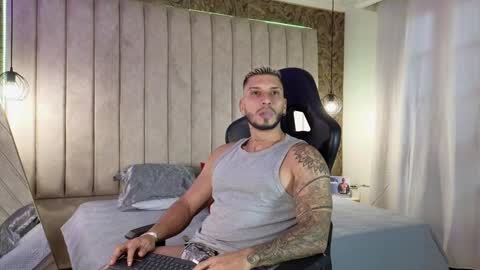 Snapshot of seth_vega_ chatting on January 15, 8:48 pm HEY IM SETH online show from January 15, 8:48 pm