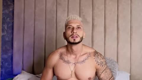 Snapshot of seth_vega_ chatting on February 20, 3:01 am HEY IM SETH online show from February 20, 3:01 am