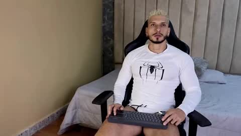 Snapshot of seth_vega_ chatting on February 24, 7:09 pm HEY IM SETH online show from February 24, 7:09 pm