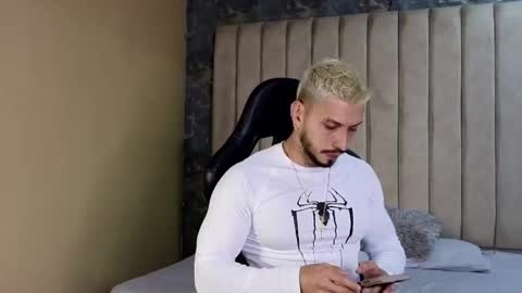 Snapshot of seth_vega_ chatting on February 24, 10:14 pm HEY IM SETH online show from February 24, 10:14 pm