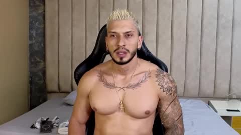 Snapshot of seth_vega_ chatting on February 26, 12:05 am HEY IM SETH online show from February 26, 12:05 am