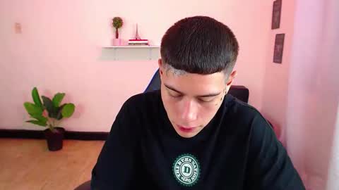 Snapshot of setthomas chatting on September 26, 2:21 pm Thomas online show from September 26, 2:21 pm