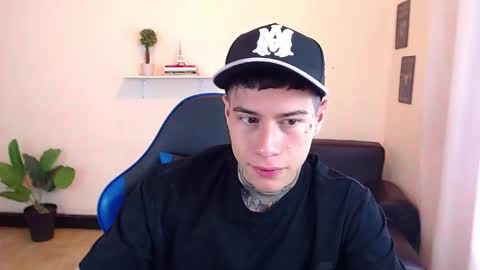 Snapshot of setthomas chatting on October 13, 3:01 pm Thomas online show from October 13, 3:01 pm