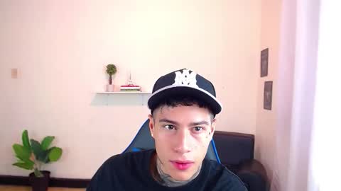Snapshot of setthomas chatting on October 14, 2:51 pm Thomas online show from October 14, 2:51 pm