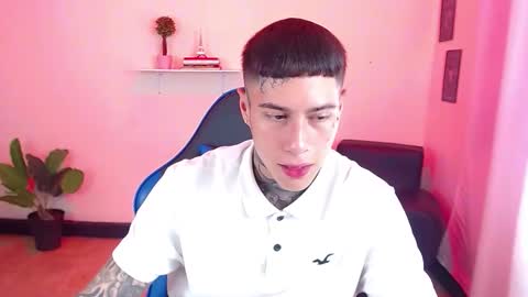 Snapshot of setthomas chatting on October 16, 2:51 pm Thomas online show from October 16, 2:51 pm