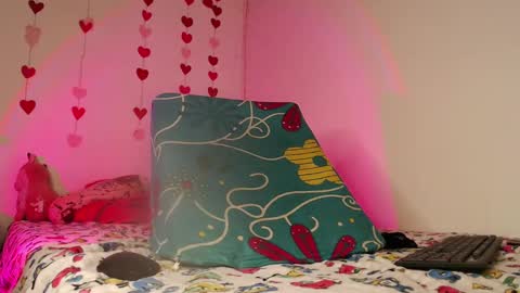 Snapshot of seven7xis chatting on February 23, 8:28 am Alexis online show from February 23, 8:28 am