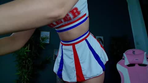 Snapshot of seven_sinsss chatting on December 14, 5:13 am seven_sinsss online show from December 14, 5:13 am