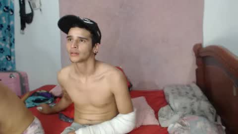 Snapshot of sex_forever77 chatting on December 28, 3:58 am Karol y antony online show from December 28, 3:58 am