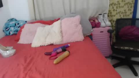 Snapshot of sex_forever77 chatting on February 22, 7:45 am Karol y antony online show from February 22, 7:45 am