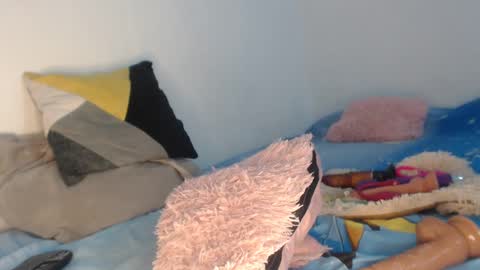 Snapshot of sex_forever77 chatting on October 9, 6:33 am Karol y antony online show from October 9, 6:33 am