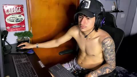 sex_love_sweat online show from February 2, 6:39 pm