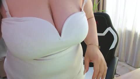 Roxy Kate Mary Alex Arnold online show from January 9, 10:07 am