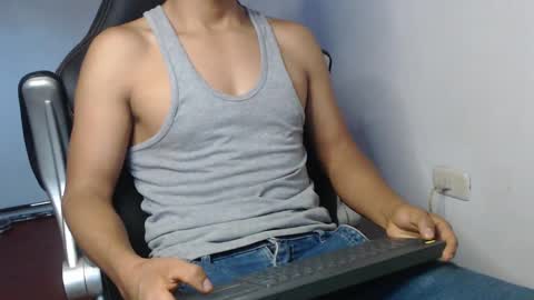 Snapshot of sexatlexx chatting on January 22, 10:50 am arnold online show from January 22, 10:50 am