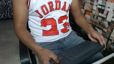 Snapshot of sexatlexx chatting on November 6, 2:01 am arnold online show from November 6, 2:01 am