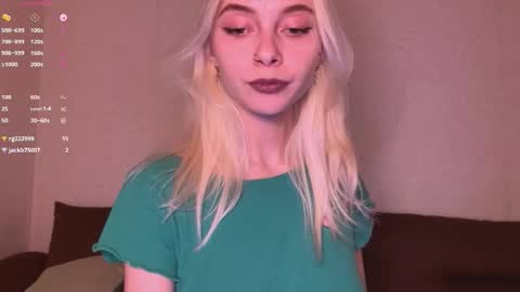 Snapshot of sexdrugg666 chatting on December 2, 12:27 am Dina online show from December 2, 12:27 am