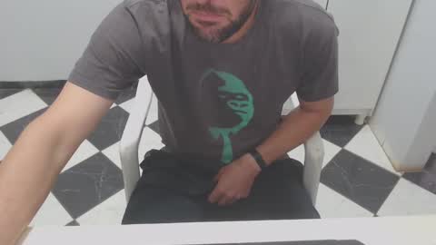 Snapshot of sexfunbeach chatting on December 4, 10:35 am Sexfunbeach online show from December 4, 10:35 am