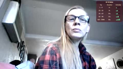 Snapshot of sexi69bigirl chatting on February 18, 10:39 pm sexi69bigirl online show from February 18, 10:39 pm