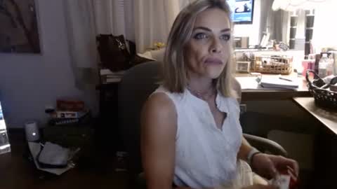 Sexi Chrisly online show from November 23, 2:11 am