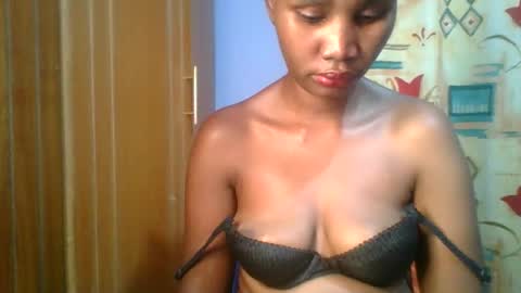 Snapshot of sexie_curvie chatting on November 28, 4:53 pm Maggie online show from November 28, 4:53 pm